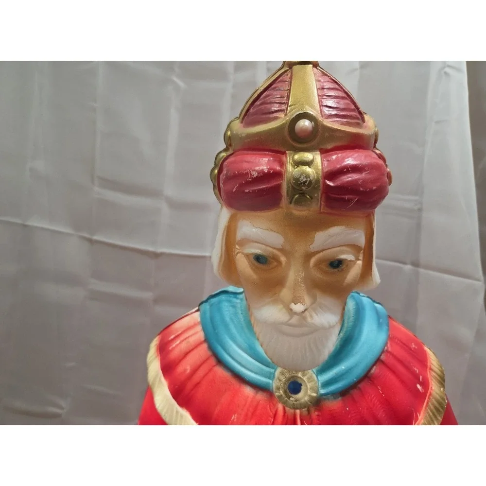 General Foam Plastics Lighted Nativity Blow Mold Kneeling Wiseman Magi King 24in